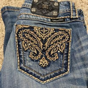 Size 28 VEuc has one untreated spot on back side